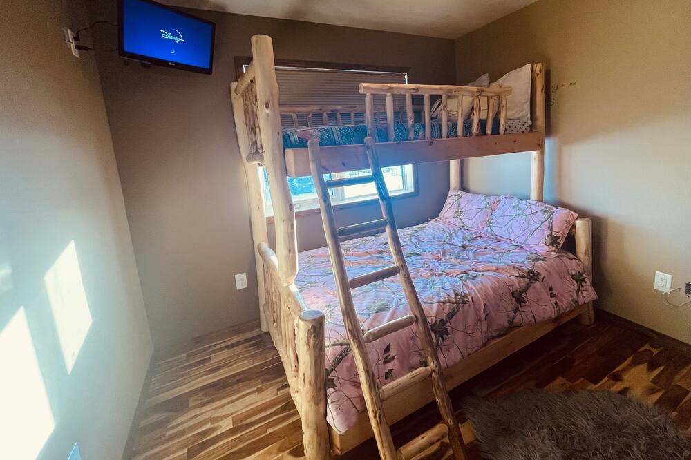 Photo of Bedroom in Grayson