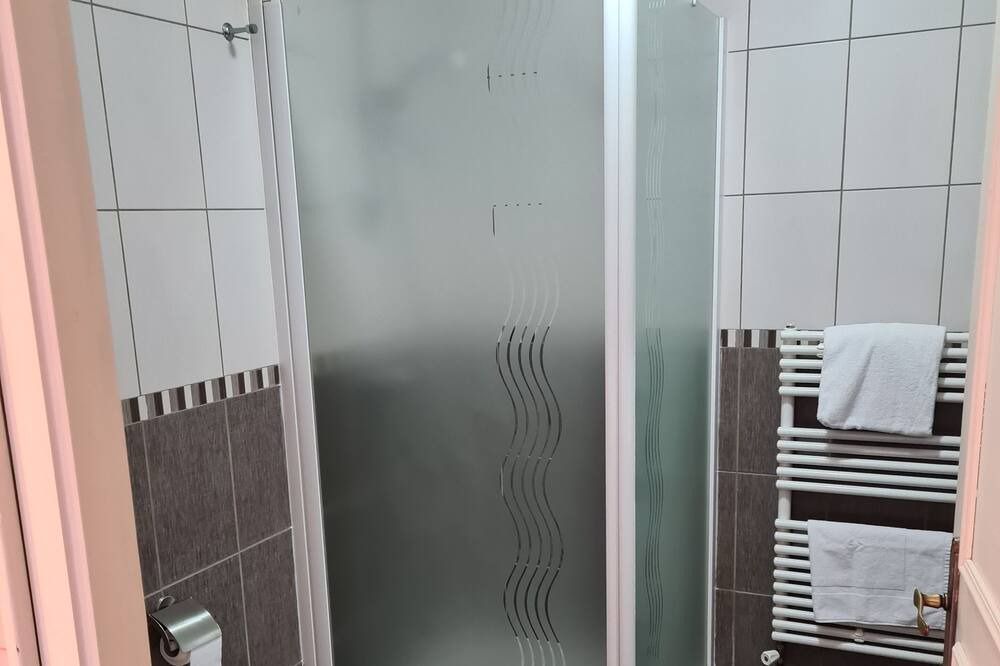 Photo of Bathroom in Saint-Pol-sur-Ternoise