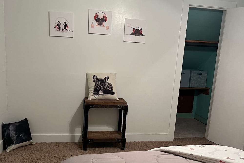 Photo of Bedroom in Berea