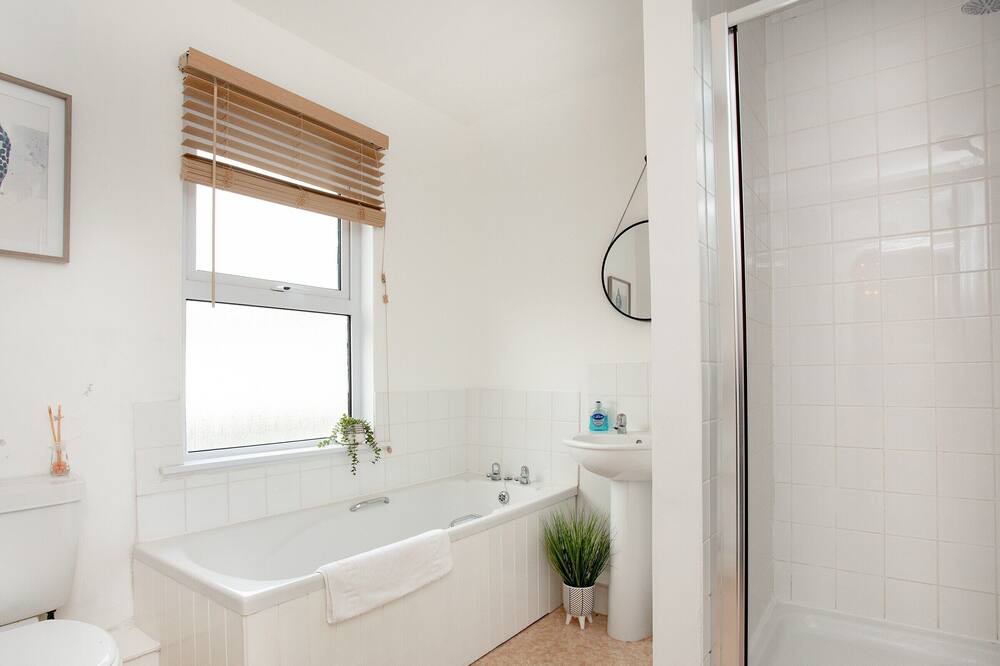 Photo of Bathroom in Portreath