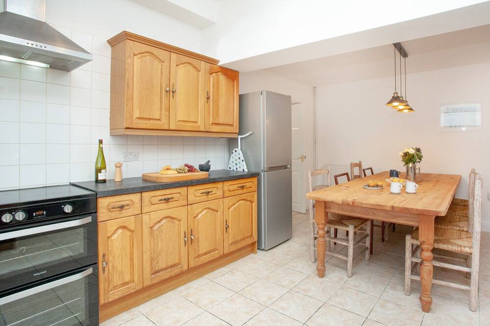 Photo of Kitchen in Portreath
