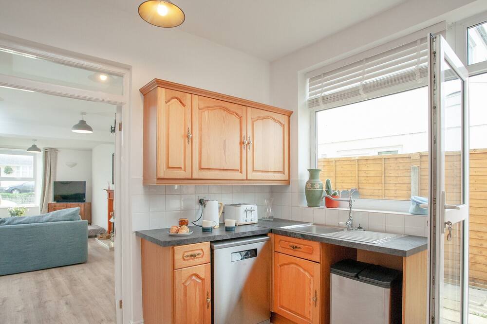 Photo of Kitchen in Portreath