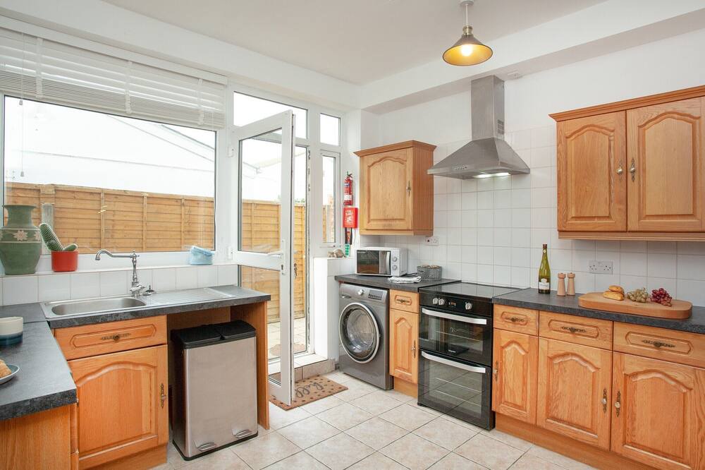 Photo of Kitchen in Portreath