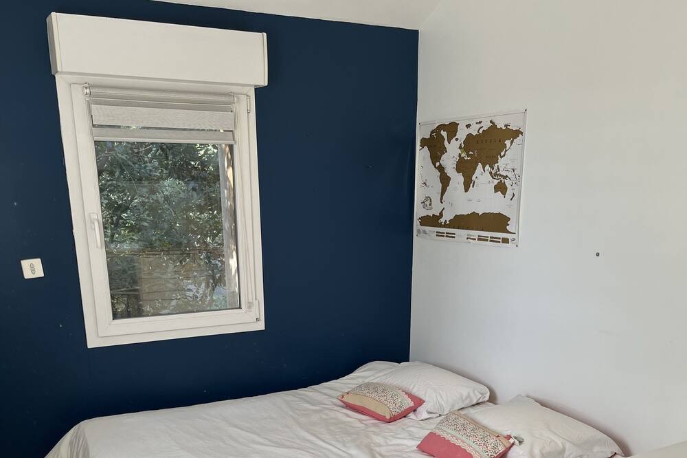 Photo of Bedroom in Hopitaux-Facultes