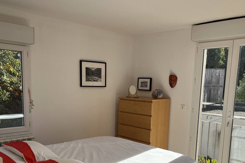 Photo of Bedroom in Hopitaux-Facultes