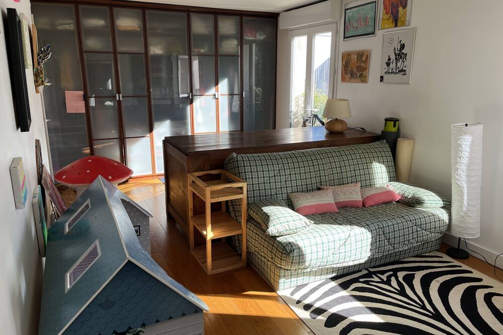 Photo of Bedroom in Hopitaux-Facultes