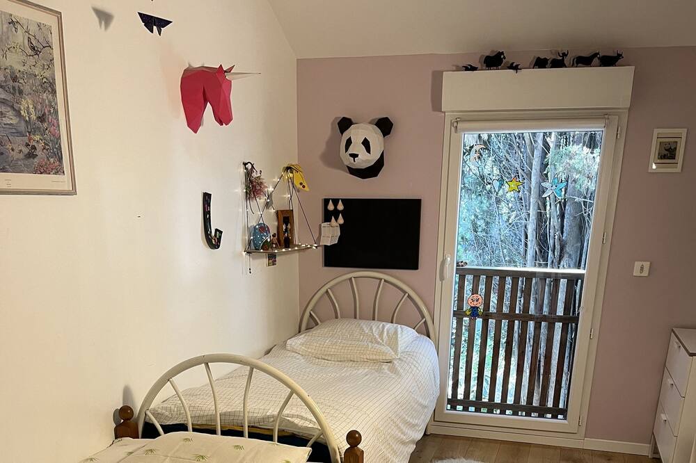Photo of Bedroom in Hopitaux-Facultes