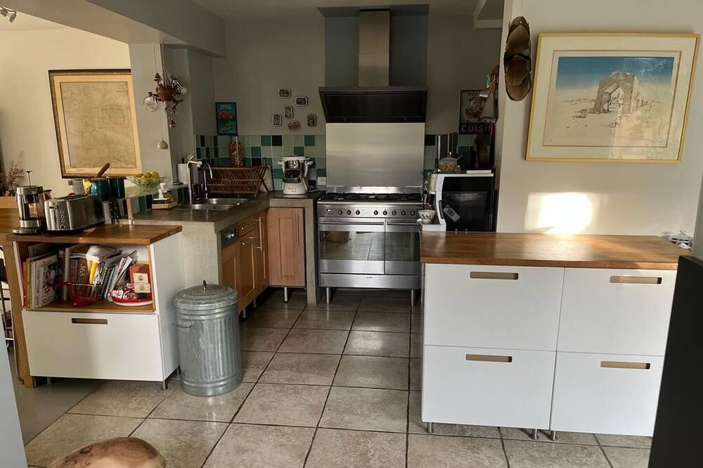 Photo of Kitchen in Hopitaux-Facultes