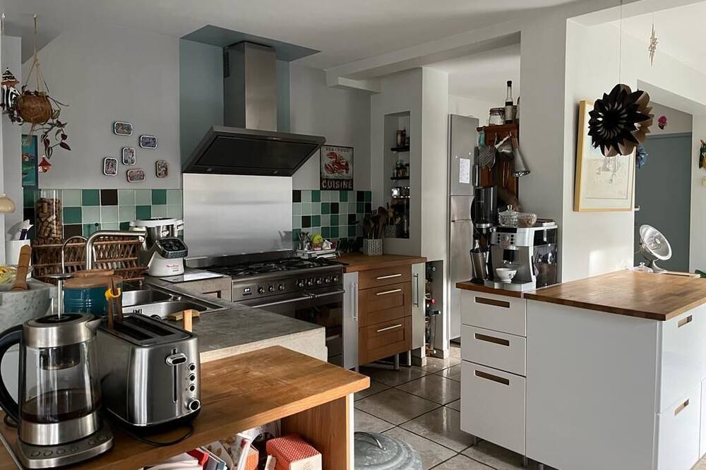 Photo of Kitchen in Hopitaux-Facultes