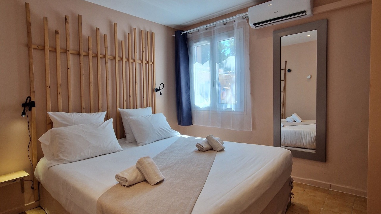 Photo of Bedroom in Saint-Aygulf