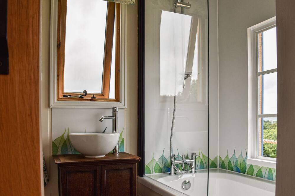 Photo of Bathroom in Pont-ar-gothi