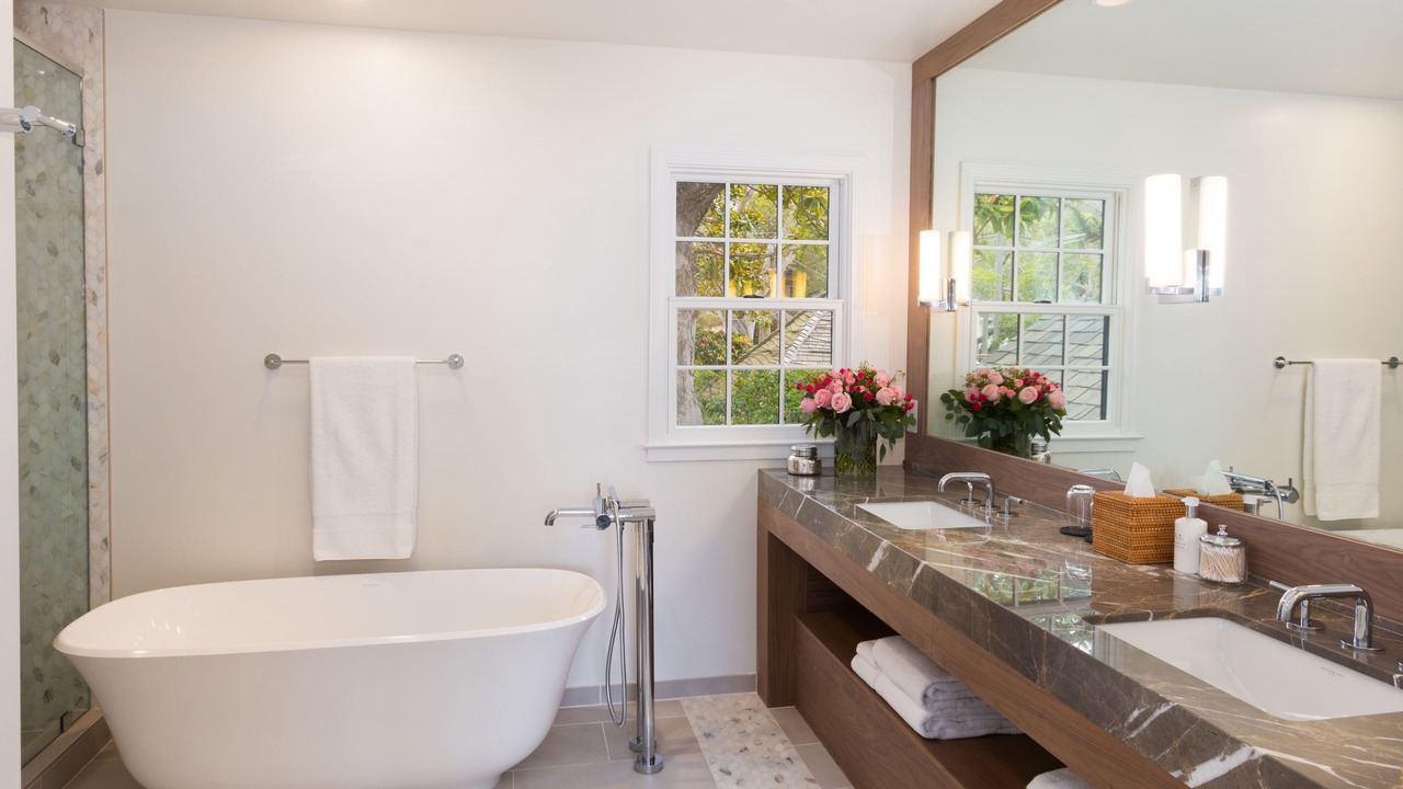 Photo of Bathroom in Golden Rectangle