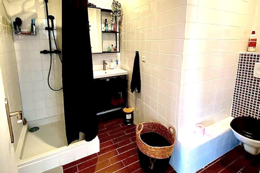 Photo of Bathroom in Nemours