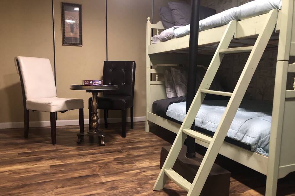 Photo of Bedroom in Lakehills