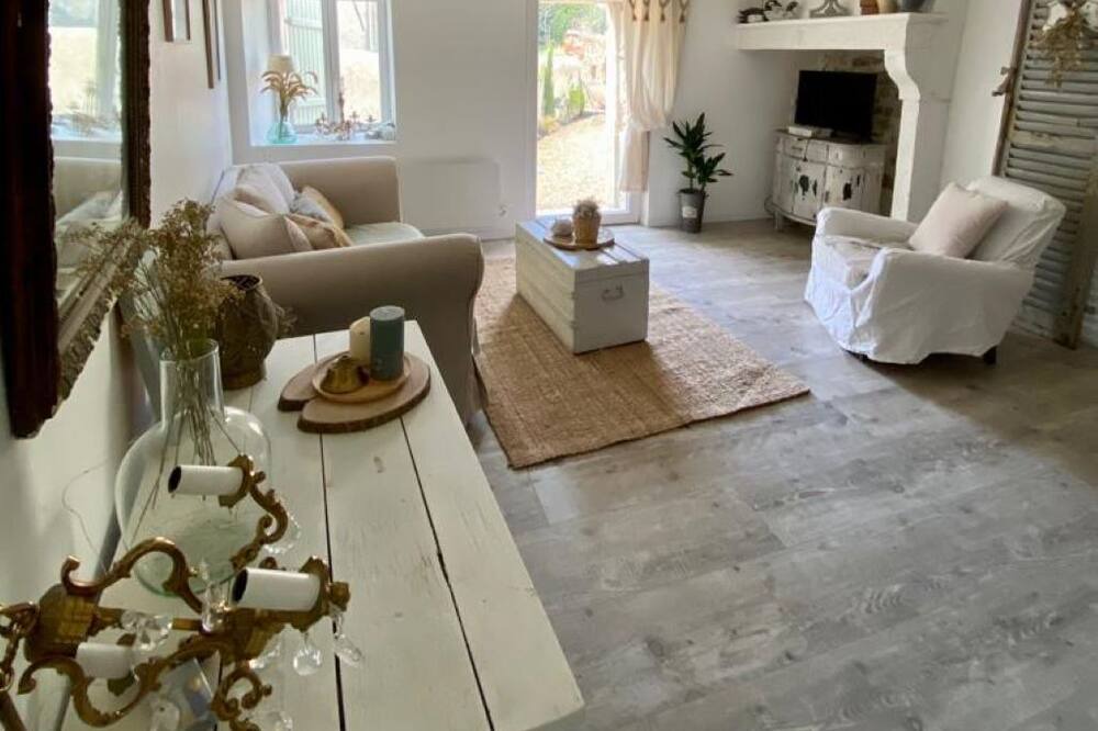 Photo of Livingroom in Egliseneuve-pres-Billom