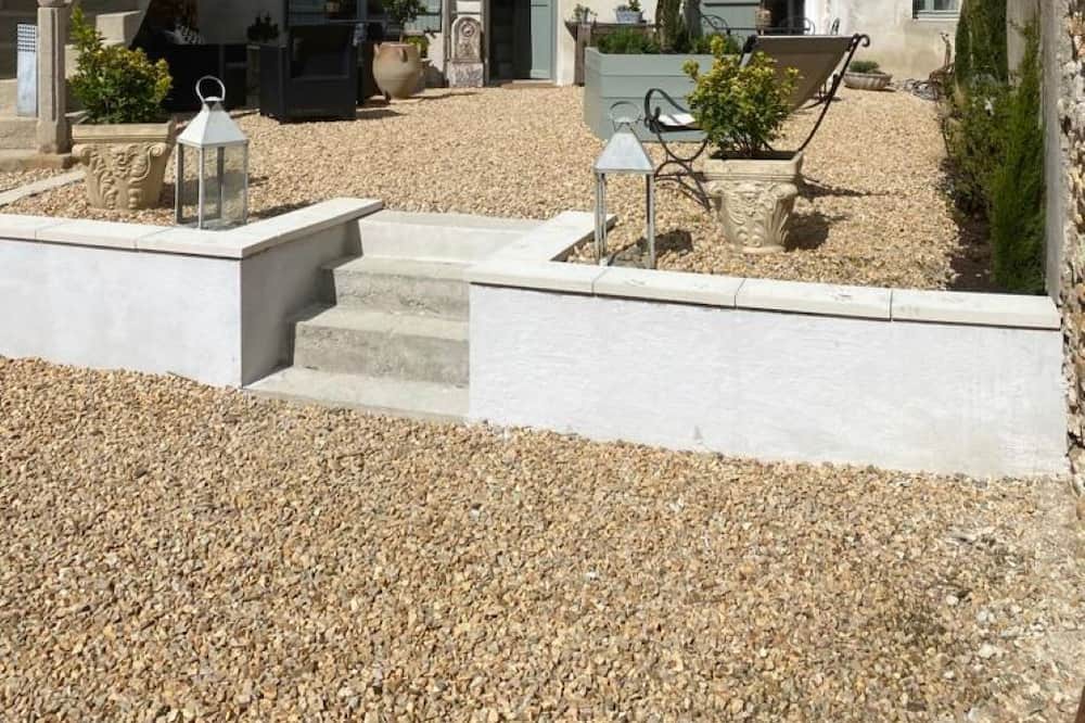 Photo of Outdoor in Egliseneuve-pres-Billom