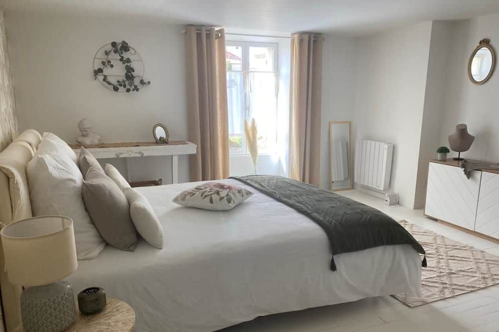 Photo of Bedroom in Egliseneuve-pres-Billom