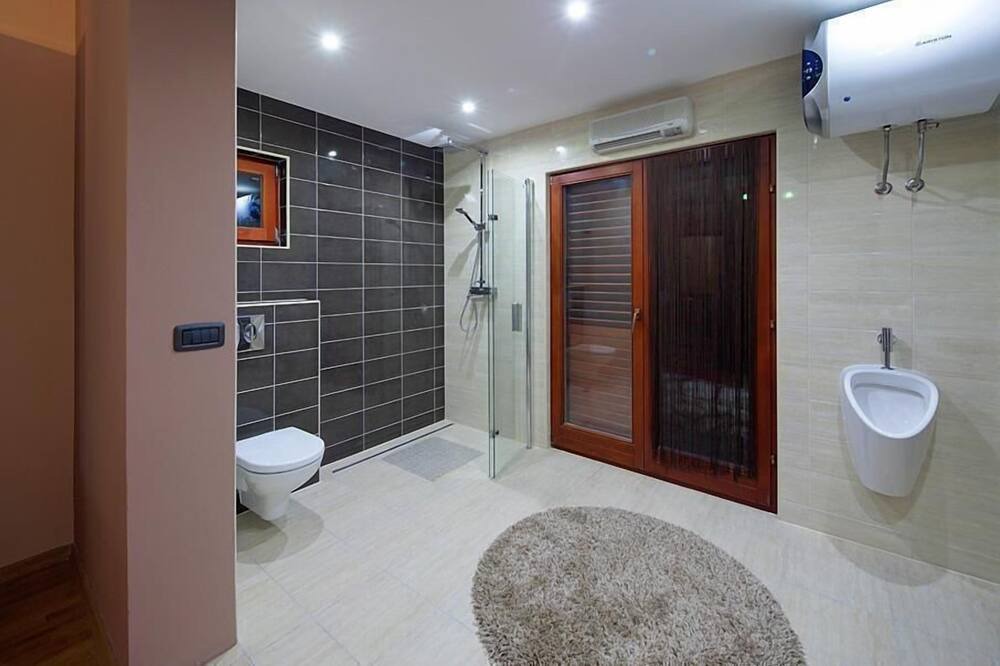 Photo of Bathroom in Businci