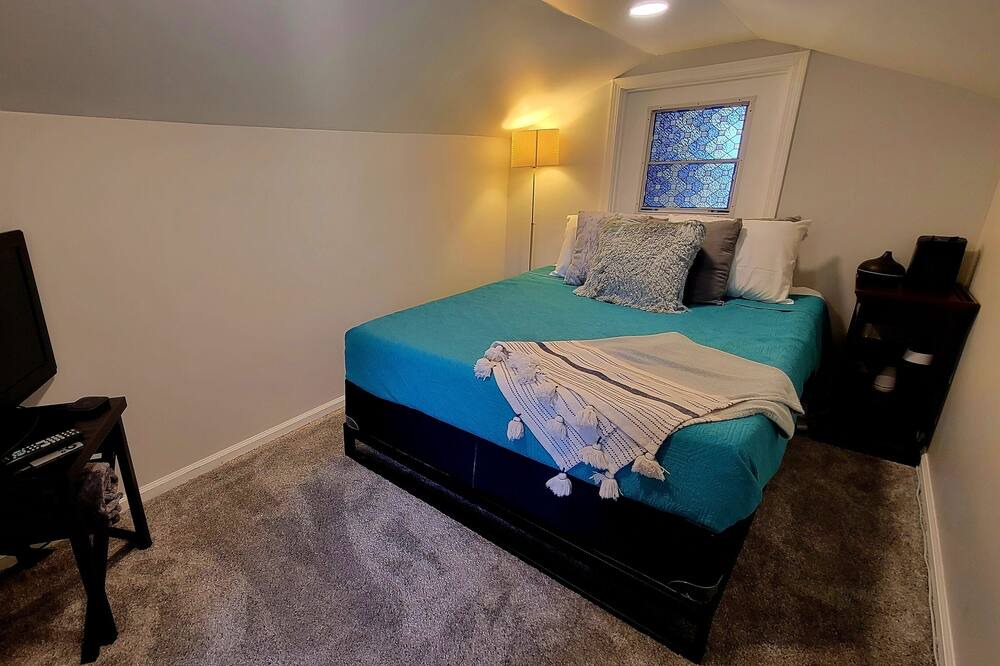 Photo of Bedroom in Martinez