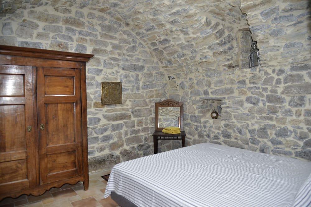 Photo of Bedroom in Courry