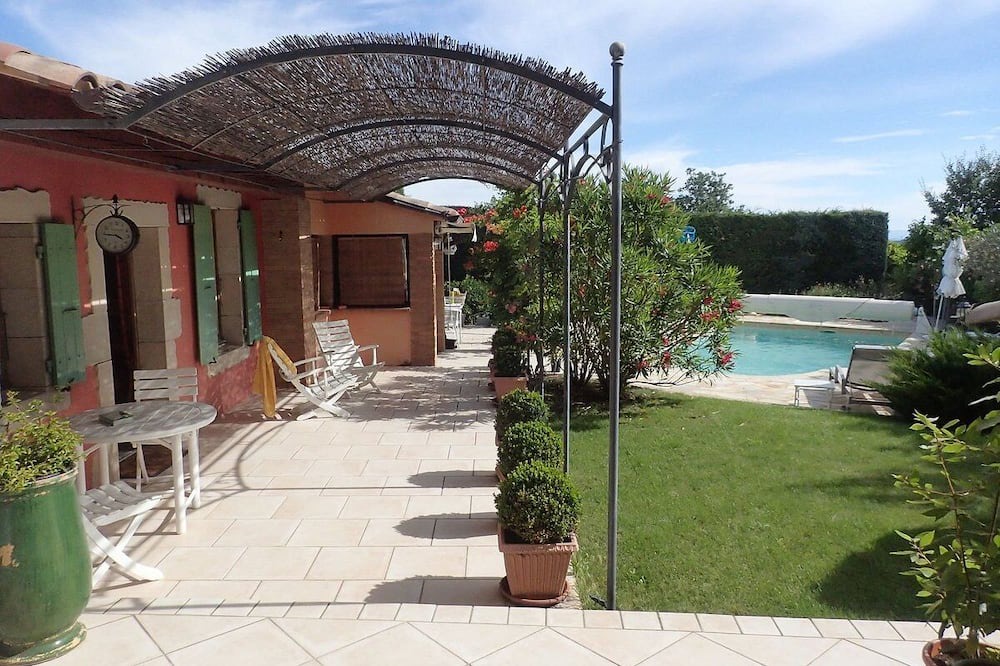 Photo of Others in Courry