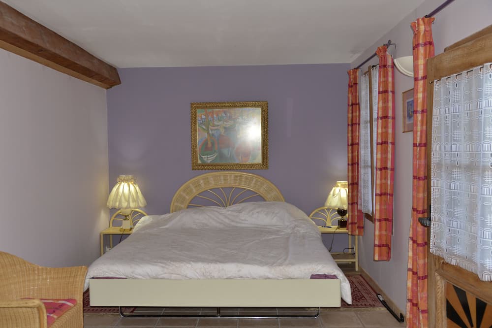 Photo of Bedroom in Courry