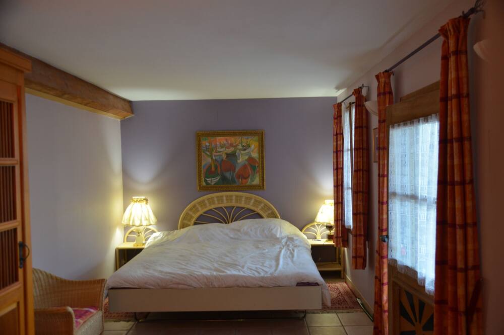 Photo of Bedroom in Courry