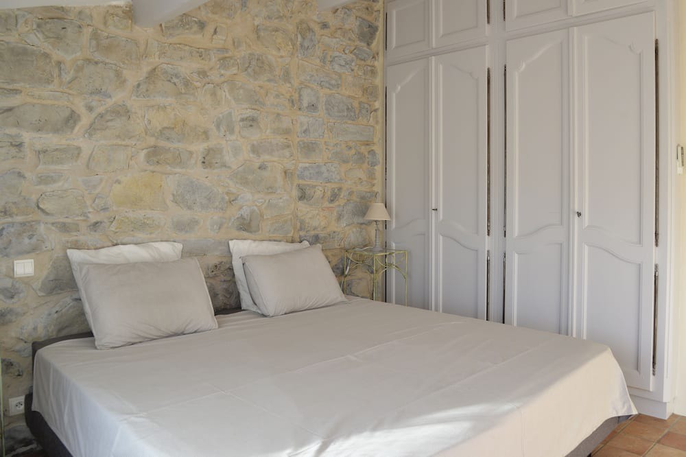 Photo of Bedroom in Courry