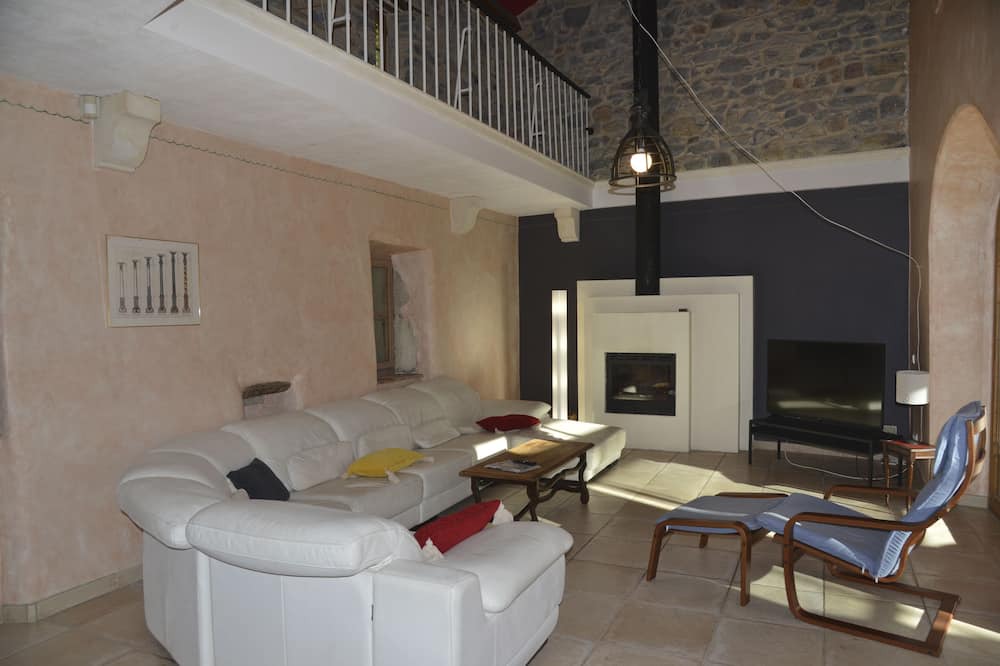 Photo of Others in Courry