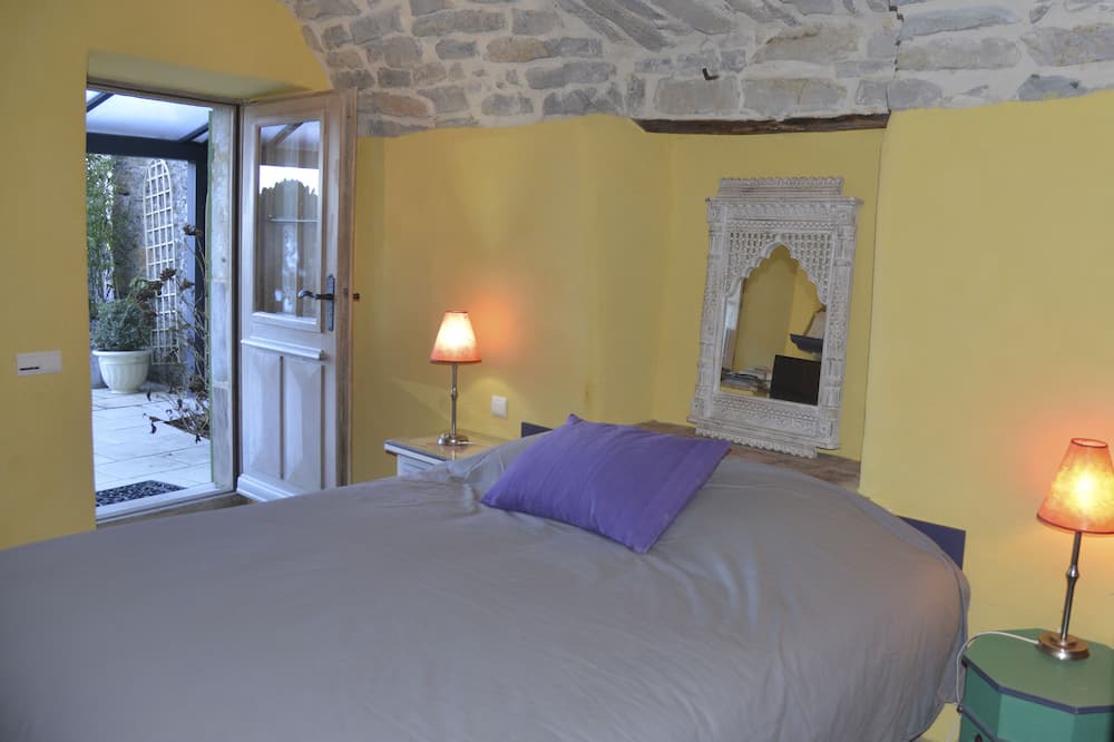 Photo of Bedroom in Courry