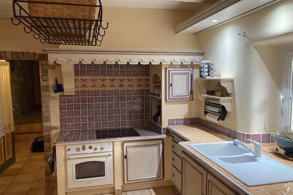 Photo of Kitchen in Courry