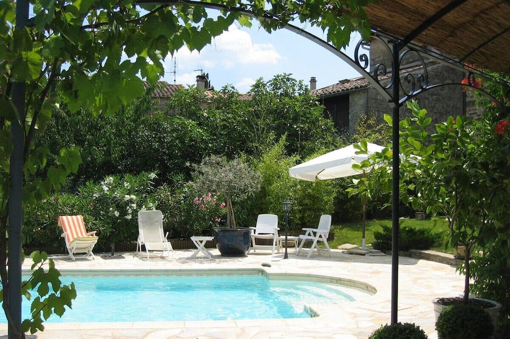 Photo of Outdoor in Courry