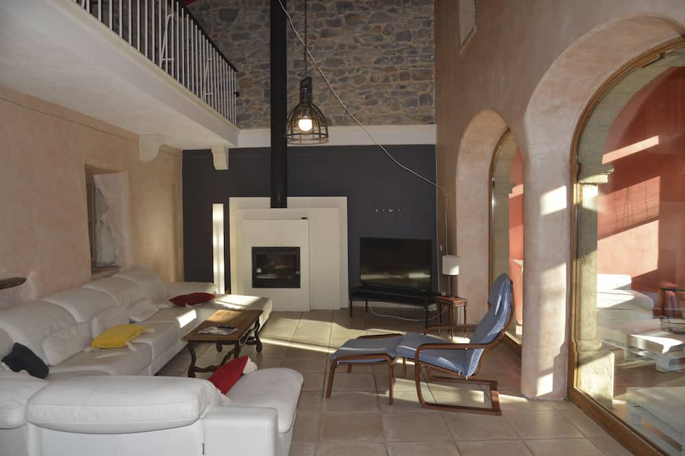 Photo of Others in Courry