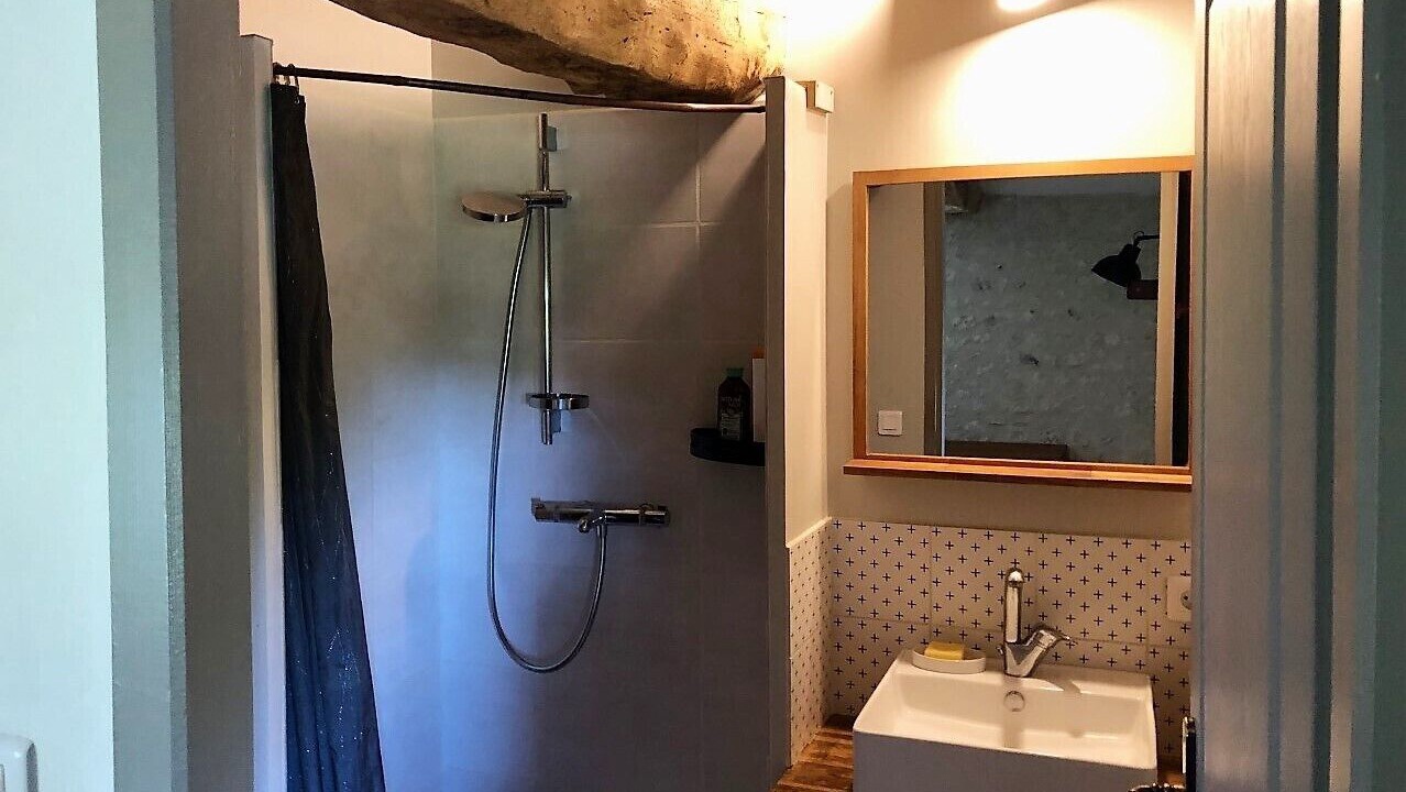 Photo of Bathroom in Pillac
