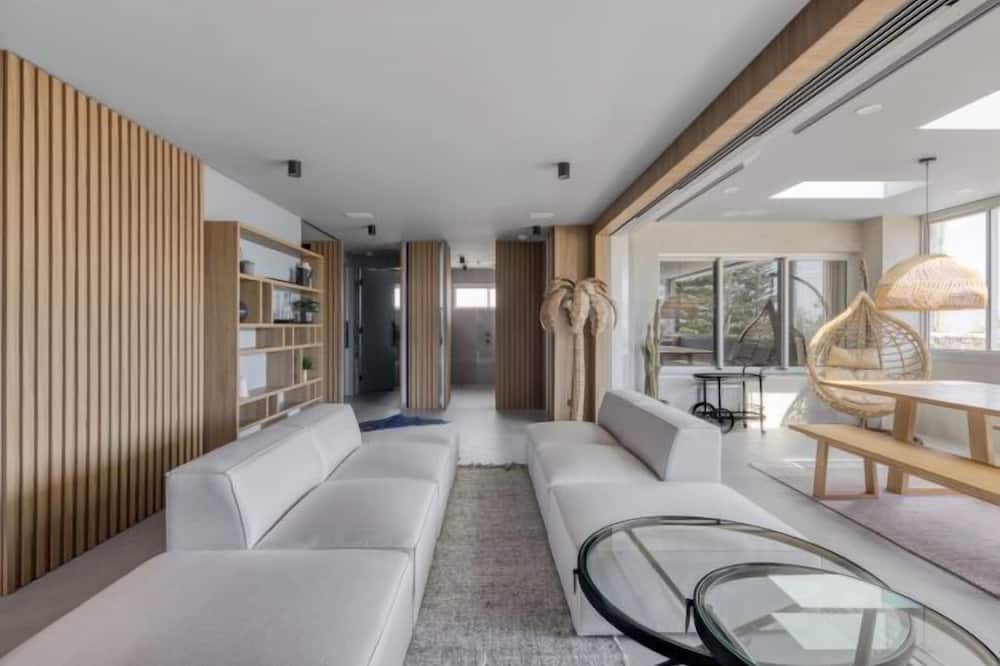 Photo of Others in Burleigh Heads