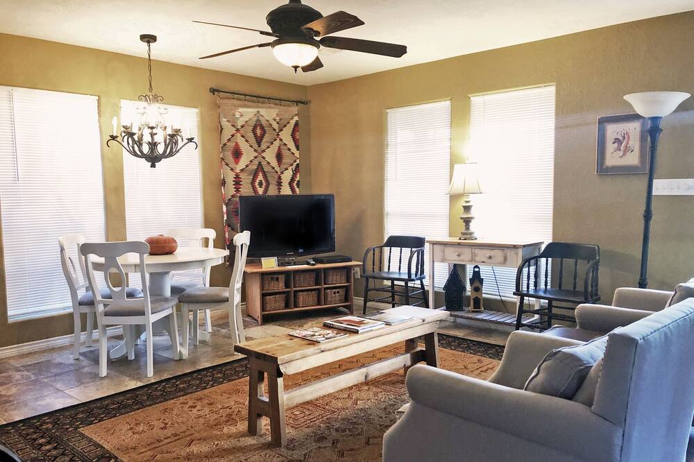 Photo of Livingroom in Burton