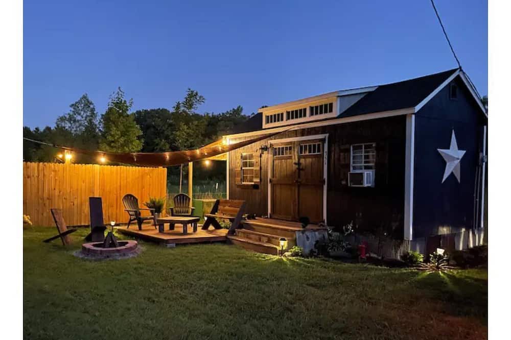 Photo of Outdoor in Elliott