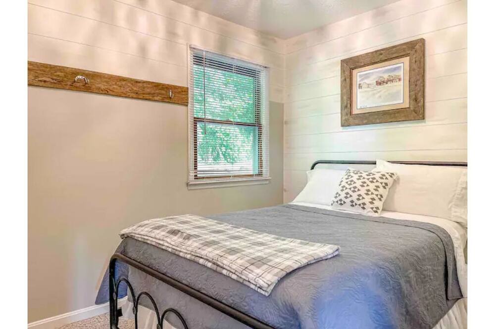 Photo of Bedroom in Bentonville
