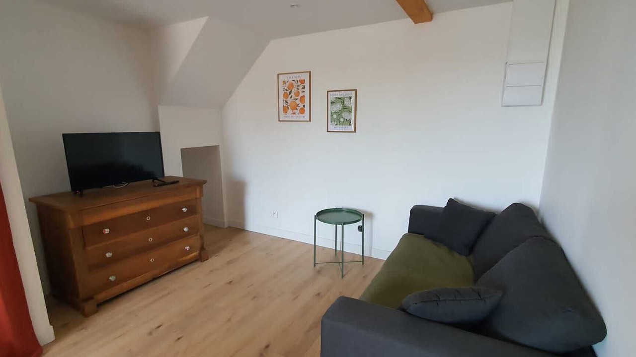 Photo of Others in Le Born