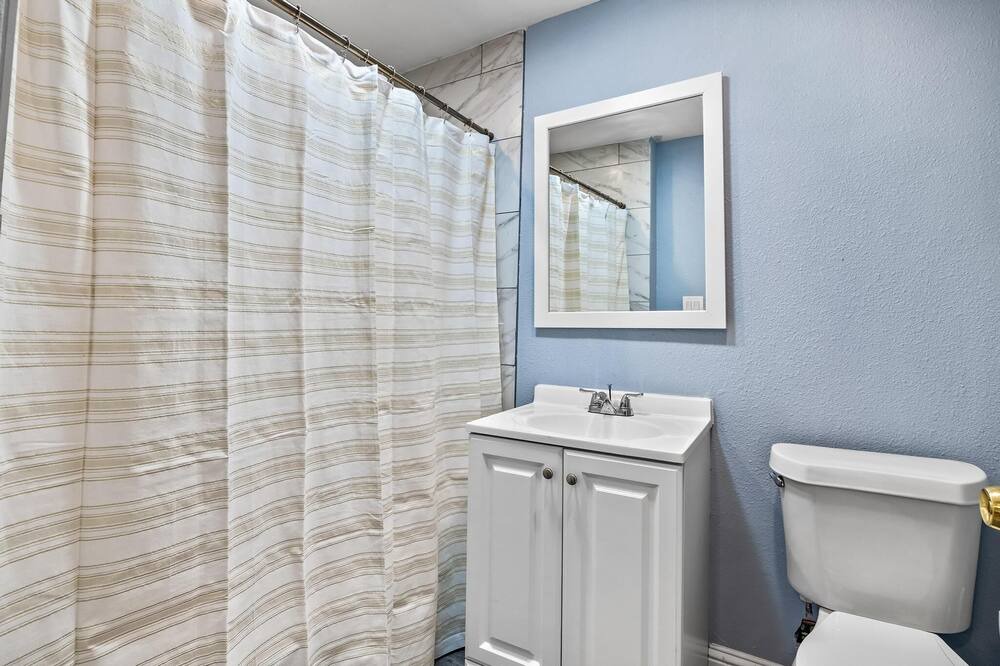 Photo of Bathroom in South Dallas - Fair Park