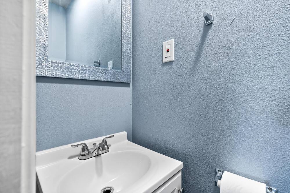 Photo of Bathroom in South Dallas - Fair Park