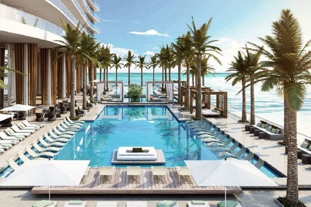 Photo of Outdoor in Hollywood