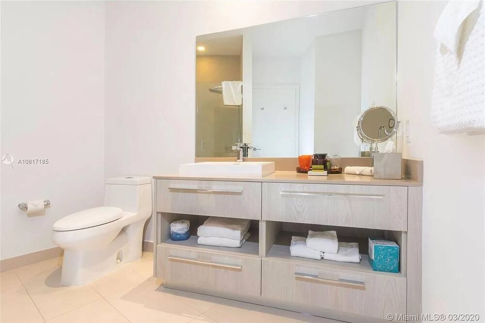 Photo of Bathroom in Hollywood