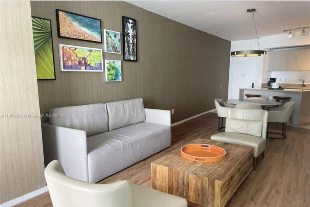 Photo of Others in Hollywood