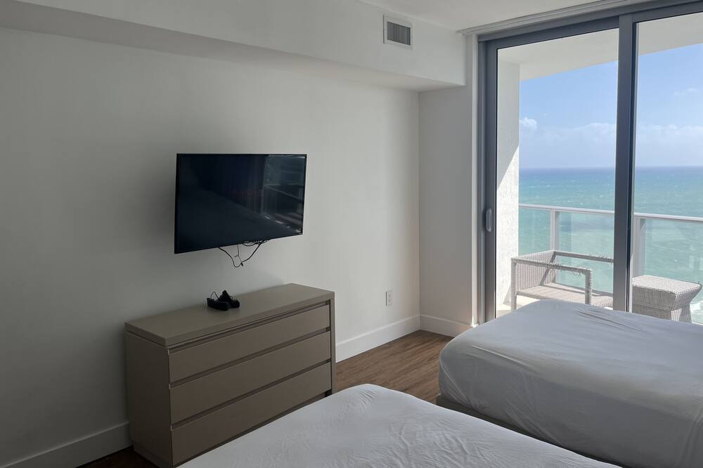 Photo of Bedroom in Hollywood