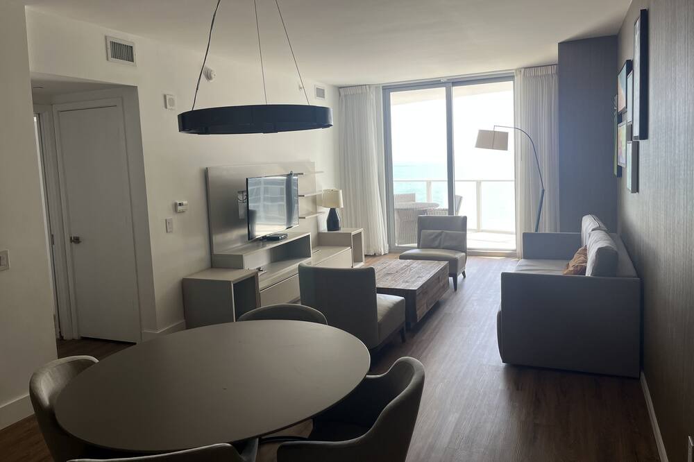 Photo of Others in Hollywood