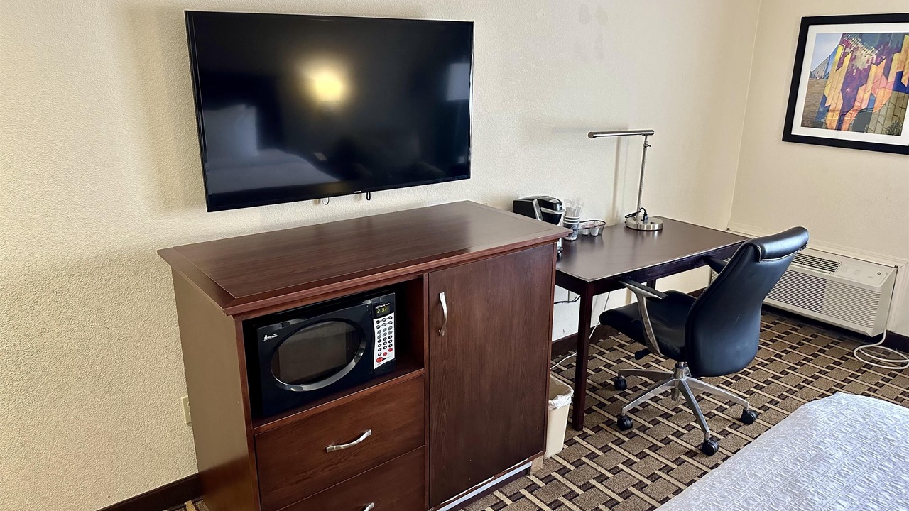 Photo of Bedroom in Overland Park