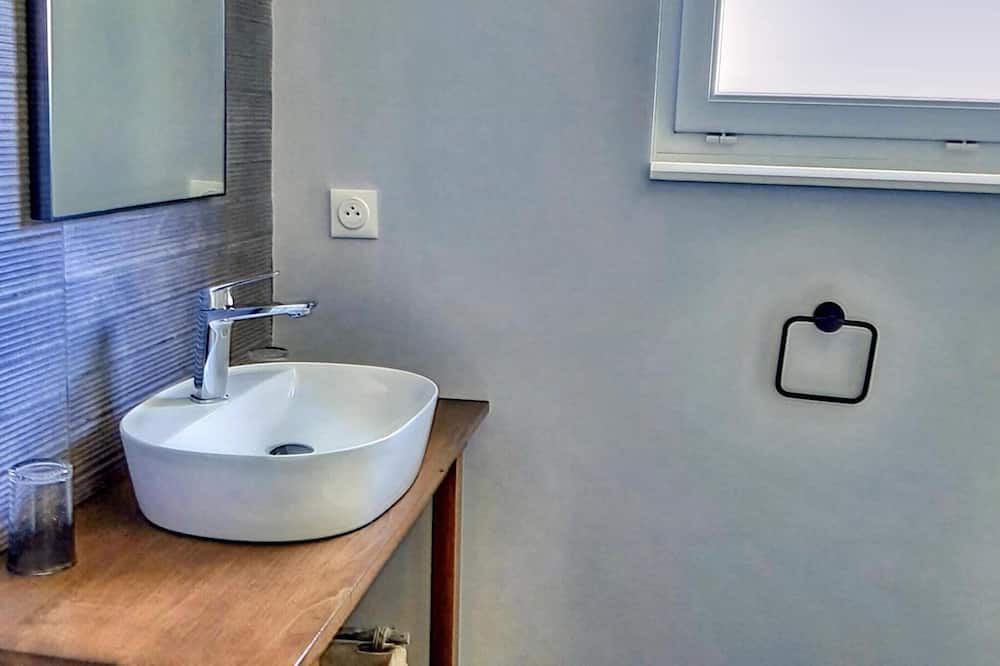 Photo of Bathroom in Montaigu-les-Bois