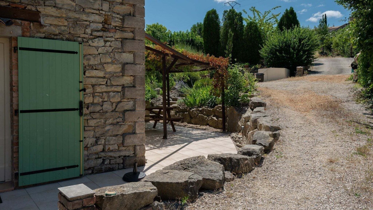 Photo of Outdoor in Courry
