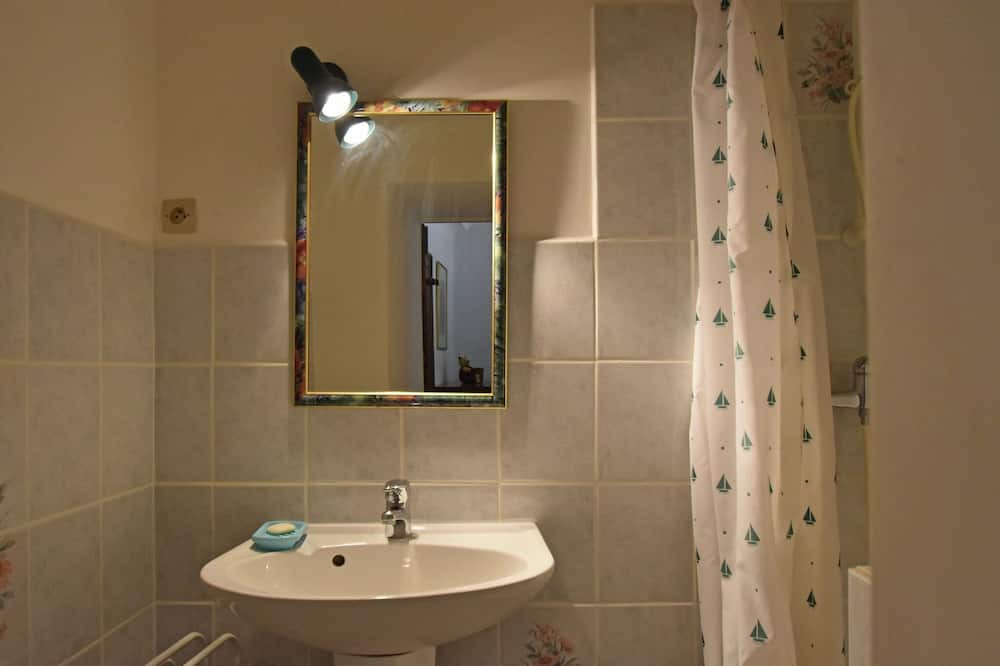 Photo of Bathroom in Argelliers